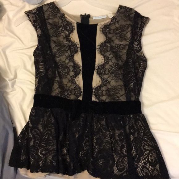 Francesca’s Black Lace Peplum Top - Picture 2 of 8